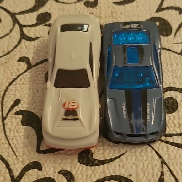 Hot Wheels Bundle - Picture 7 of 8